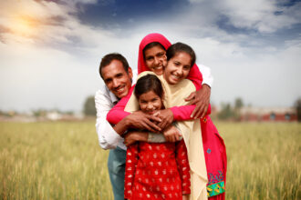 Gaon me kya kraha hai manu vaishali